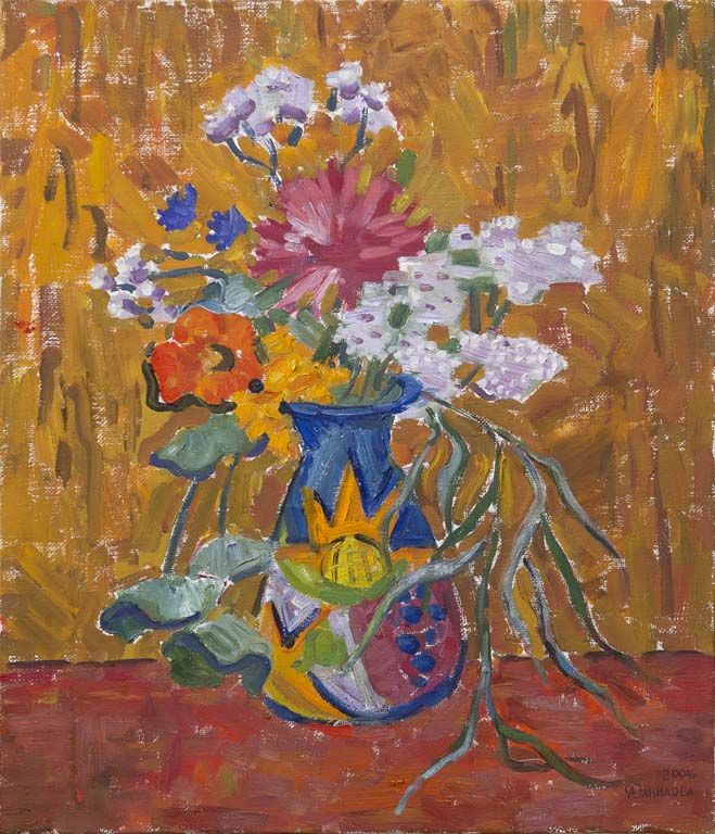 Цветы на золотистом фоне.